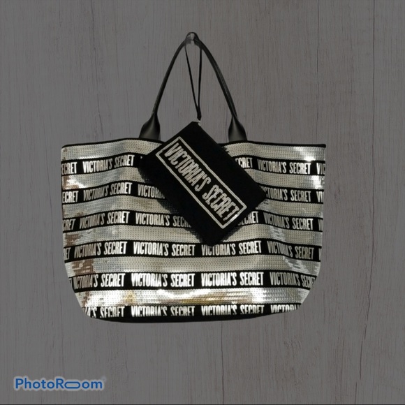 COPY - ❤️💗New Victoria’s Secret tote ❤️💗 - Picture 3 of 7